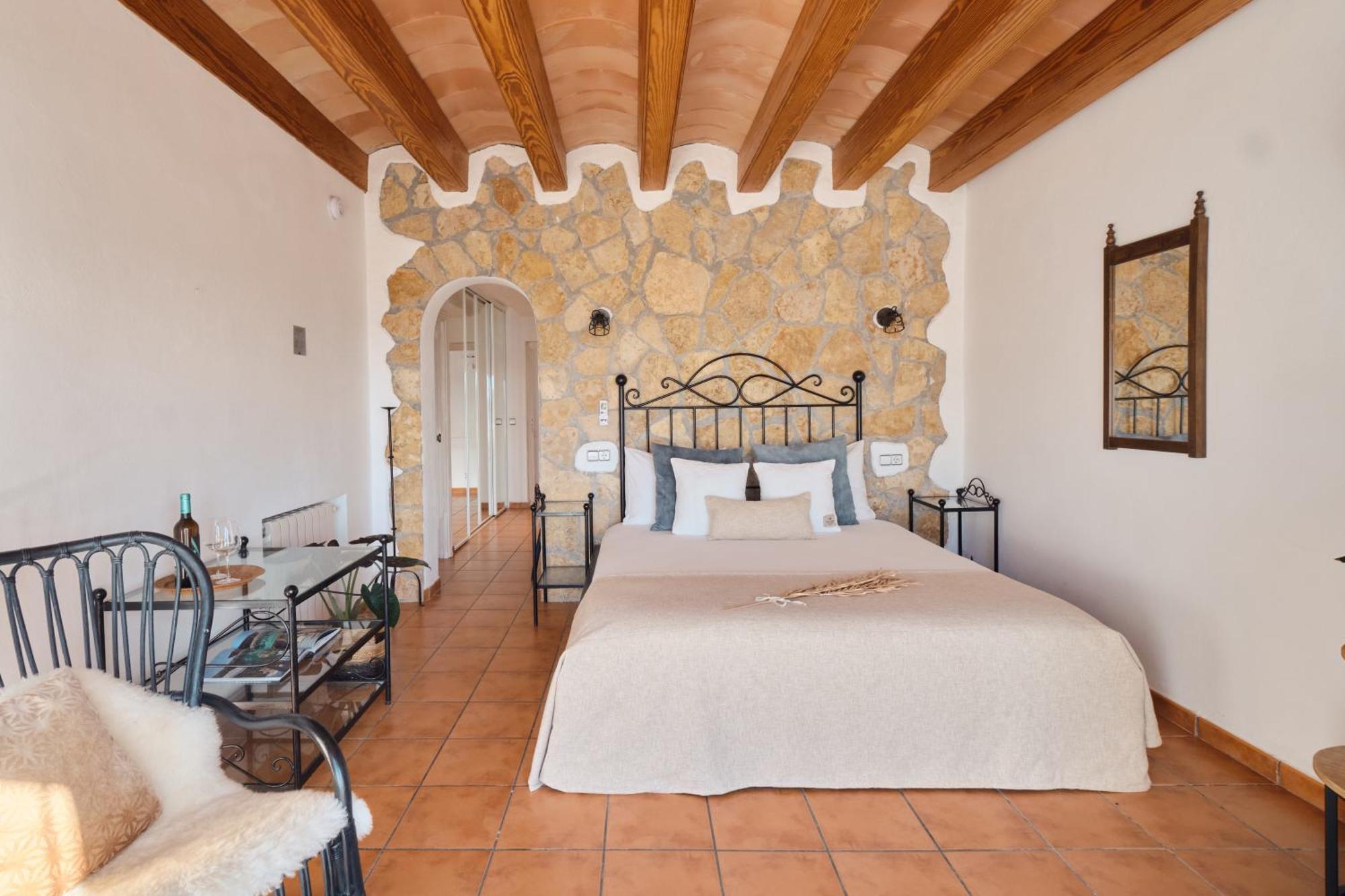 Sant Francesc de s'Estany Villa B&M Experience מראה חיצוני תמונה