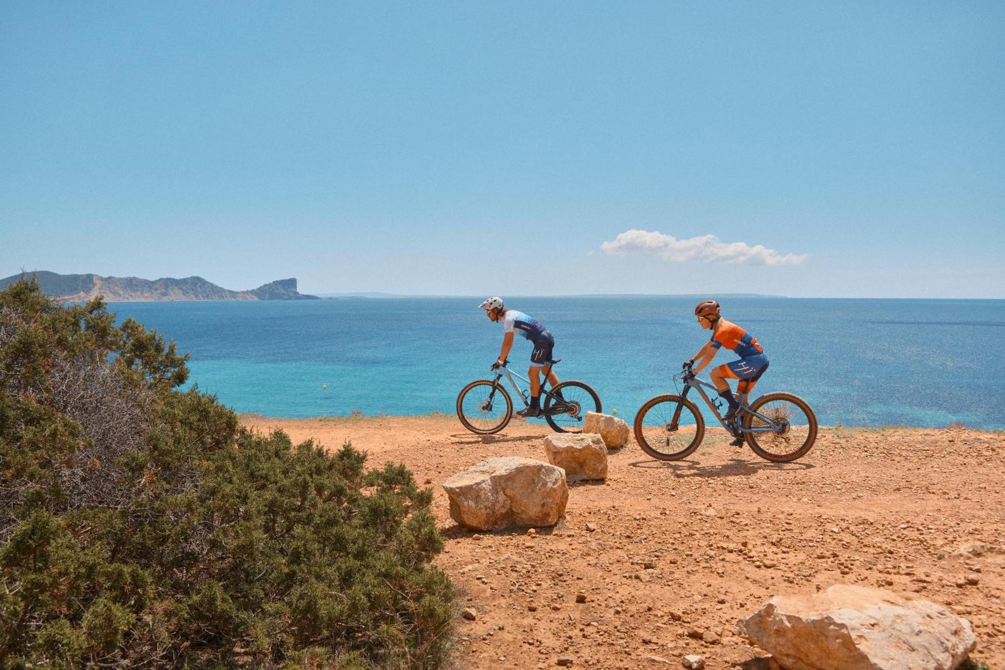 Sant Francesc de s'Estany Villa B&M Experience מראה חיצוני תמונה
